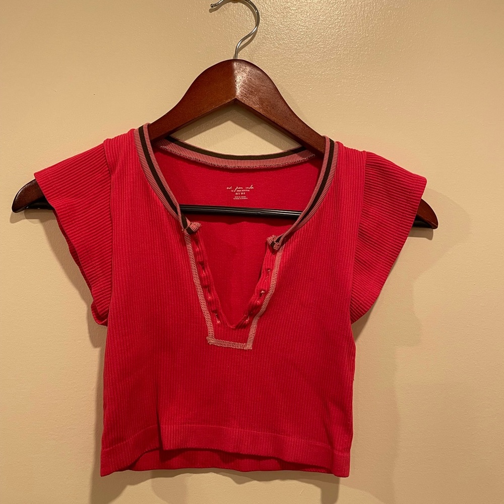 Urban outfitters crop tee